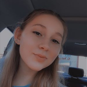 Meet your Posher, Lily